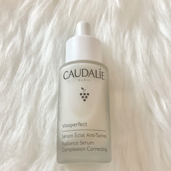 Caudalie Vinoperfect Complexion Correcting Radiance Serum 1 oz NWOB - Picture 1 of 3
